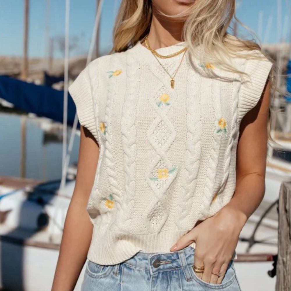 Calla Sweater Vest in Ivory Size Small